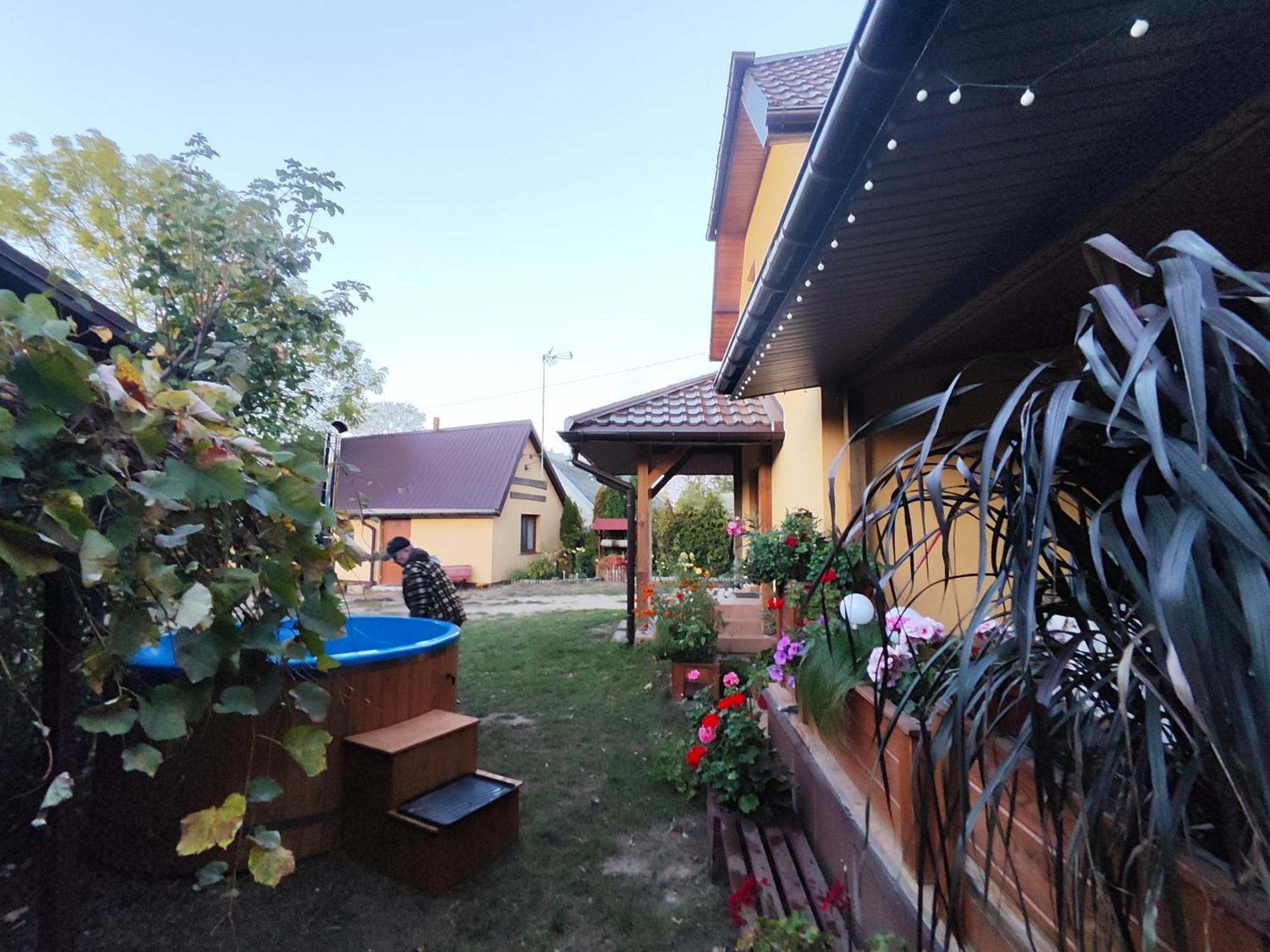 Dolistowka Apartamenty, Pole Namiotowe, Balia Z Jacuzzi, Ogrod Warzywny Dla Gosci, Plac Zabaw Dla Dzieci โกเนียดซ์ ภายนอก รูปภาพ